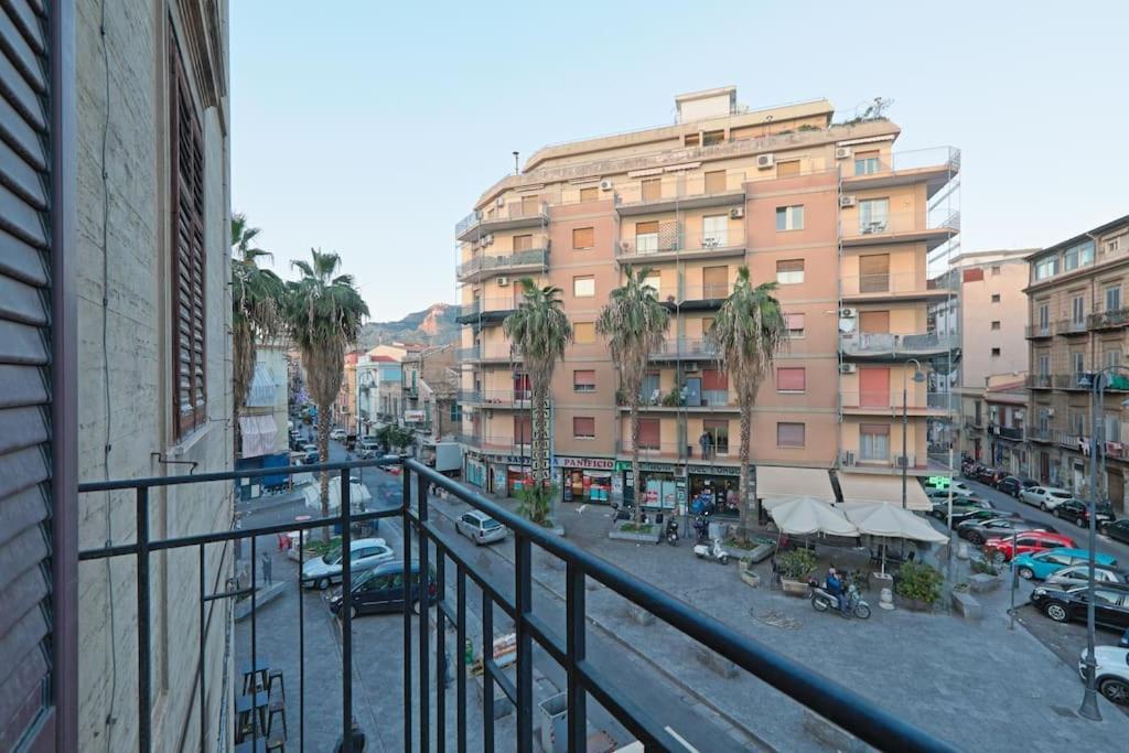 La Casuzza Del Borgo - Porto - Politeama Apartment Palermo Exterior photo